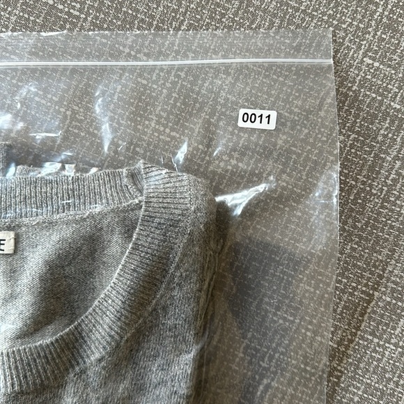 J Crew Mercantile Lightweight Grey Women’s Crew Neck Pullover Sweater Size XS - Picture 10 of 10